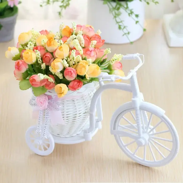 Fleurs artificielles Roses en soie rotin vélo Vase en plastique