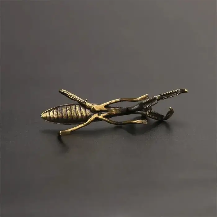 Ornement miniature Mantis en cuivre