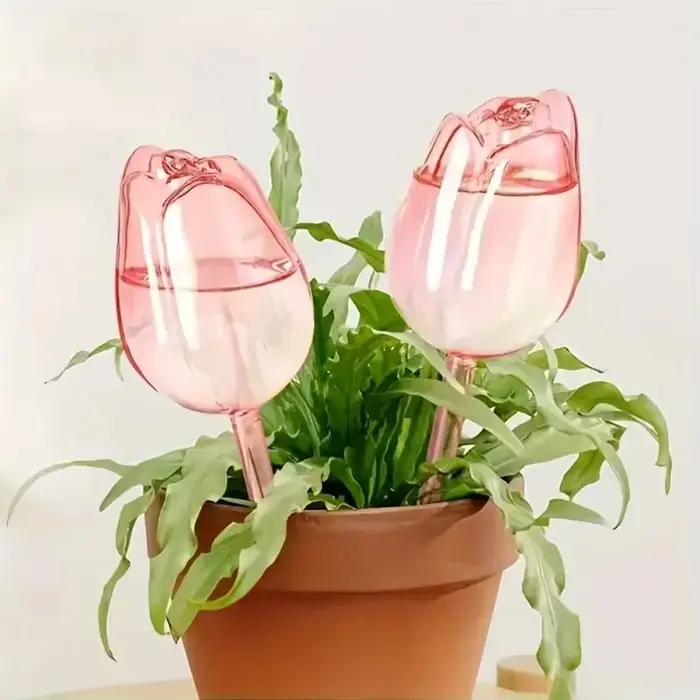 3 boules d'irrigation en forme de tulipe rose avec un design à embout étroit pour prolonger le temps