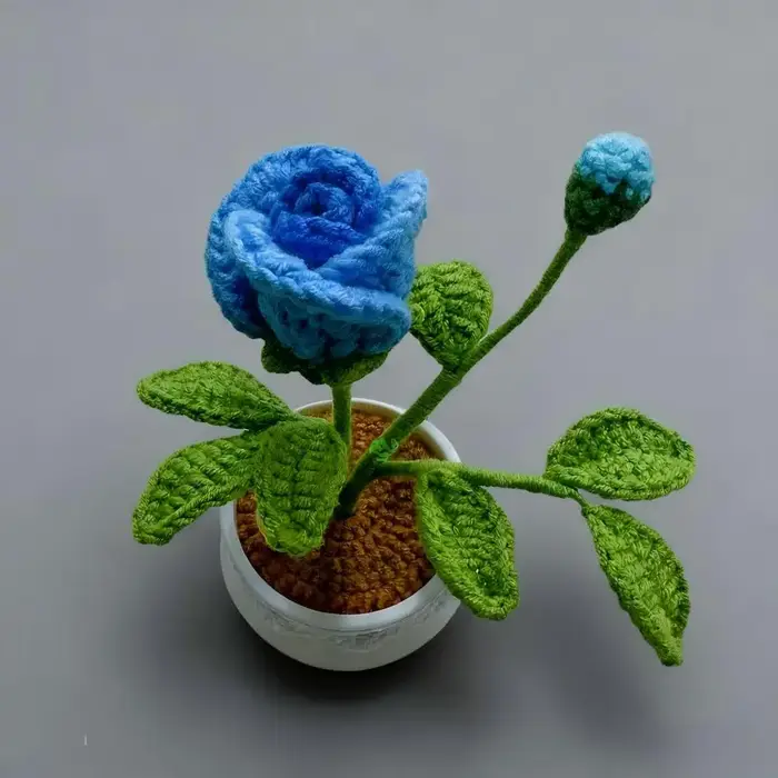 Petite Rose en Pot au Crochet faite à la main