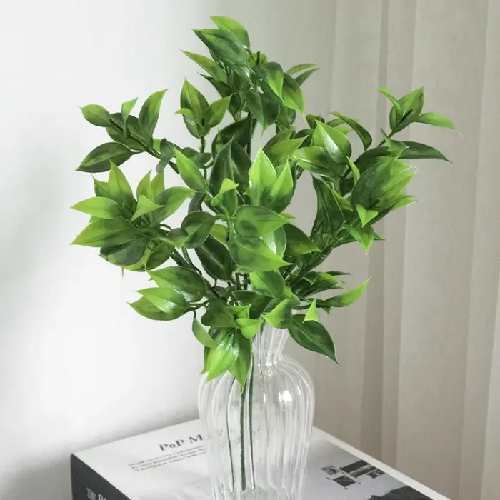 Plantes artificielles vertes à 7 Branches