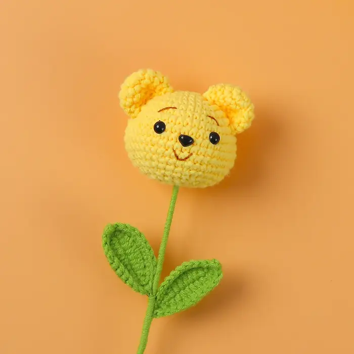 Bouquet de fleurs artificielles au crochet en forme d'animaux
