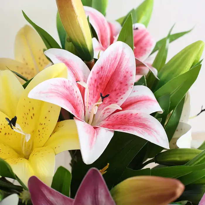 Bouquet de fleurs artificielles en soie