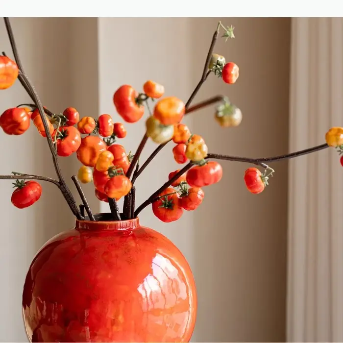 Vase en céramique rouge