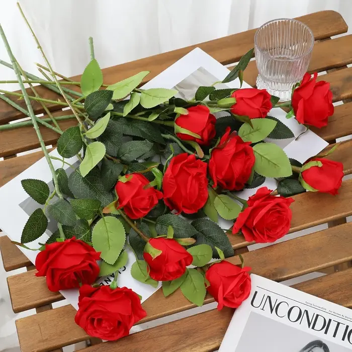 Fleurs artificielles Soie Rose Festival Décor À La Maison Bonsaï Chambre De Mariage Couronne De Mariée Bouquet En Plein Air Cour Garden Party Bricolage GiftBox