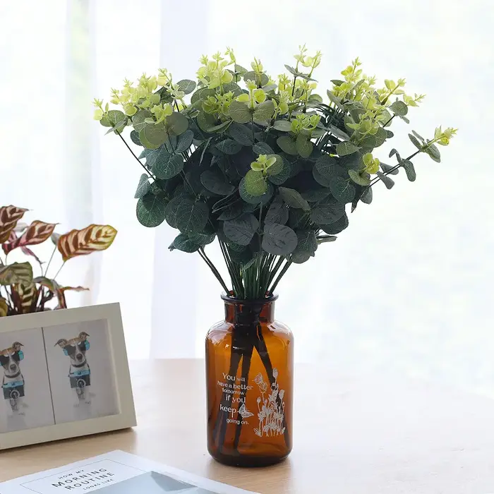 Plantes artificielles d'eucalyptus