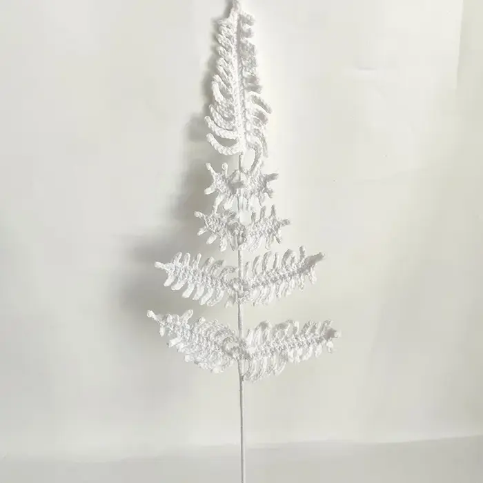 Bouquet de Fleurs avec Feuilles de Fougère et Enge Fini