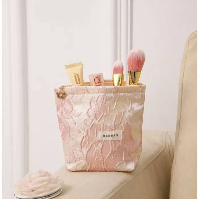 Nouveau sac cosmétique coréen de broderie florale