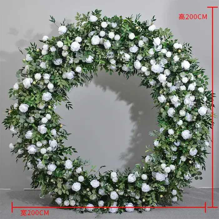 Support rond en métal pour fleurs artificielles vertes, idéal pour les mariages et événements.