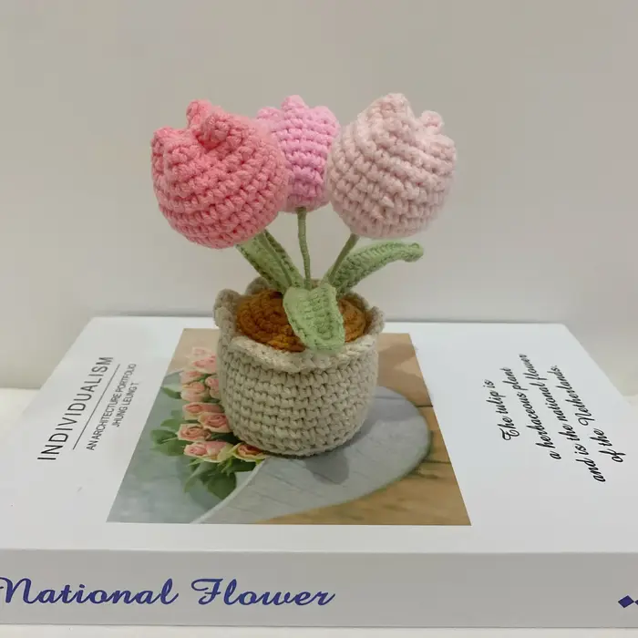 Tulipes au crochet avec pot