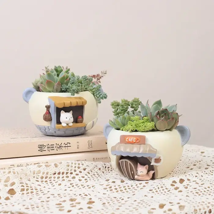 Petit Pot de Plantes en Résine