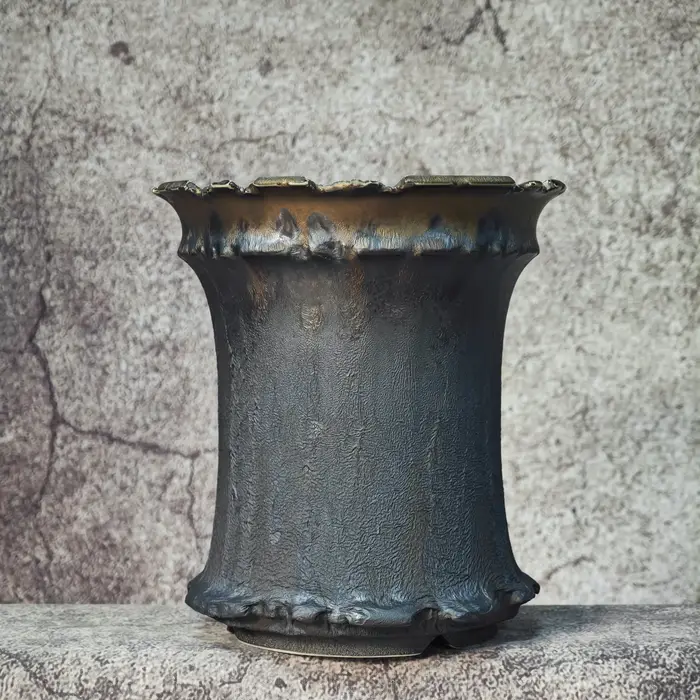 Pot en céramique artisanal Gild Caudex