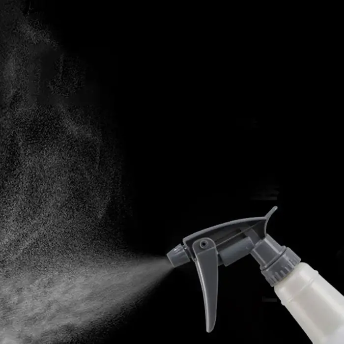 Bouteille pulvérisatrice en plastique rechargeable de 800 ml avec buse à jet réglable