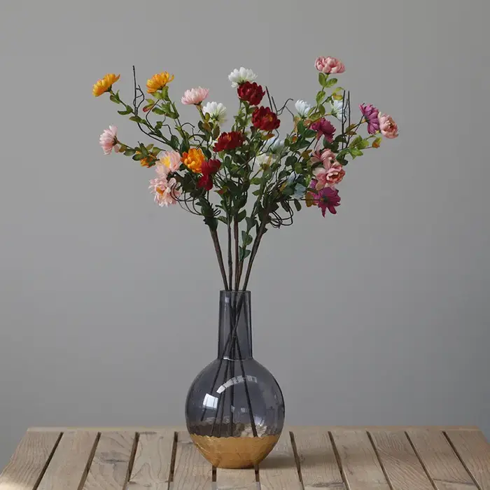 Fleurs de marguerite de soie de chrysanthème rétro
