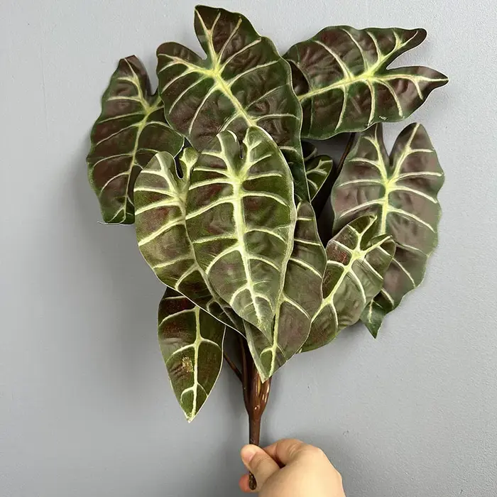 Lot de 5 plantes artificielles en plastique