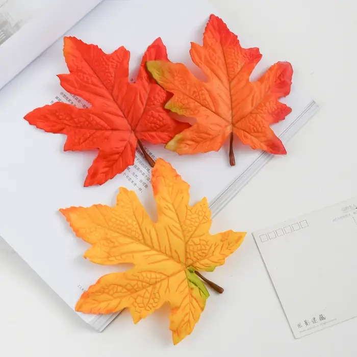 50/100PC Plantes Artificielles En Soie Feuille D'érable Halloween Jour Des Morts De Noël Decora Accueil Mariage Scrapbooking BRICOLAGE Haute Qualité