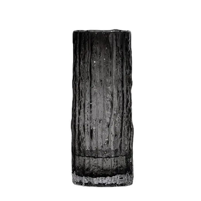 Vase en verre transparent plissé en forme de cylindre