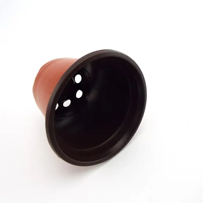 Pot de fleur en plastique