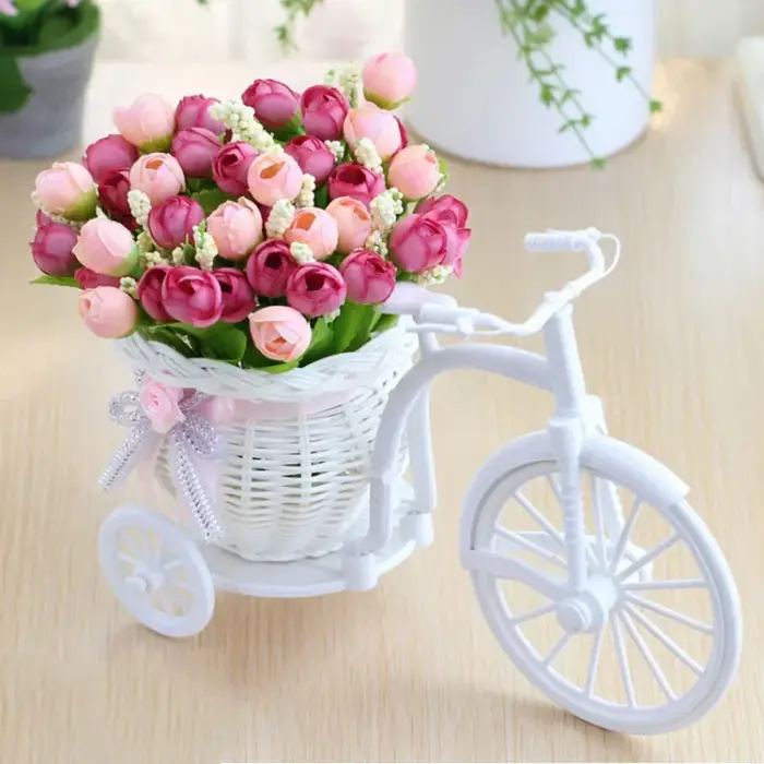 Fleurs artificielles Roses en soie rotin vélo Vase en plastique