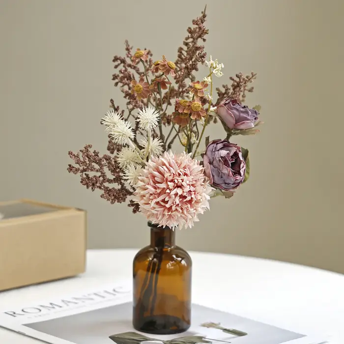 Combinaison de fleurs artificielles pour mariage