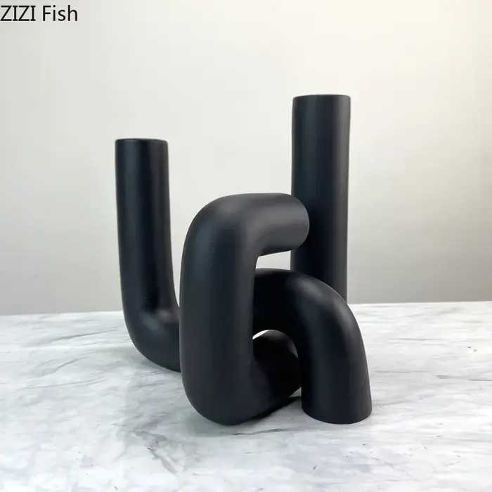 Vase en céramique incurvé créatif