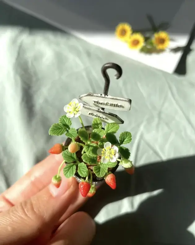 Plantes miniatures en argile faites à la main - Verres de lys