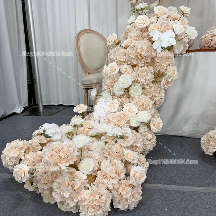 Arrangement floral suspendu de pivoines