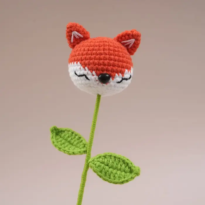 Bouquet de fleurs artificielles au crochet en forme d'animaux
