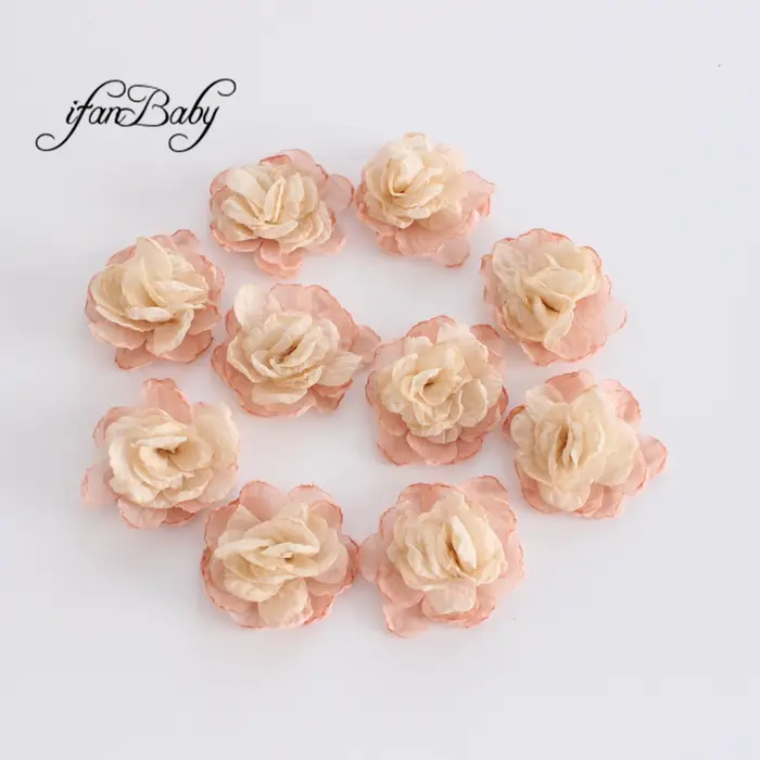 Décorations florales en mousseline de soie