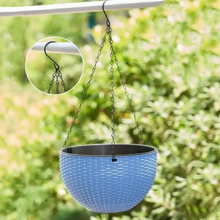 Pot suspendu en plastique imitation rotin