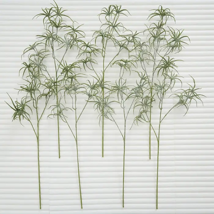 Branches artificielles de plantes vertes