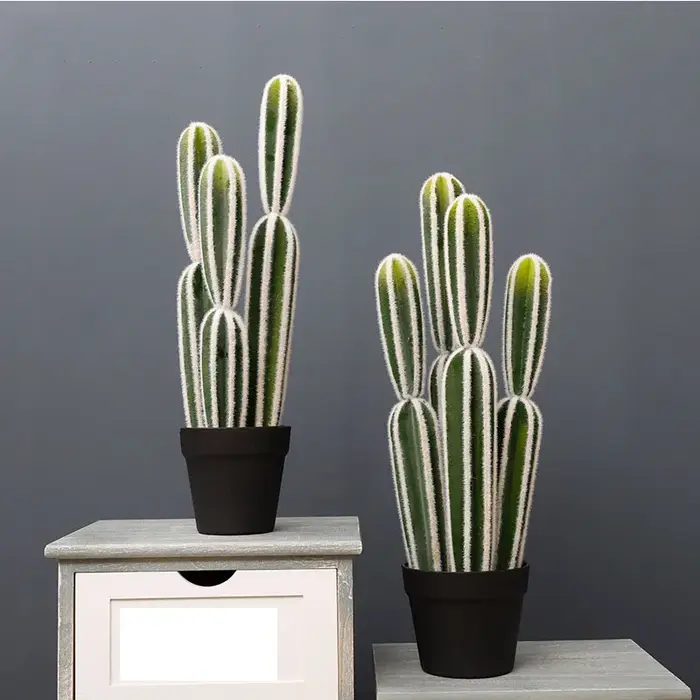 Plante artificielle en pot de style tropical