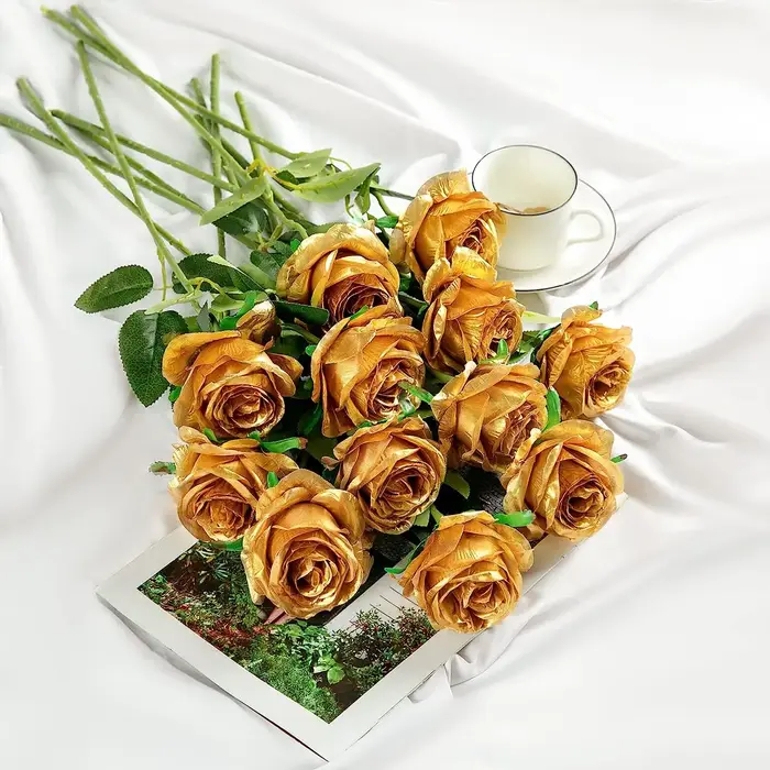 Rose artificielle dorée à longue tige pour la maison