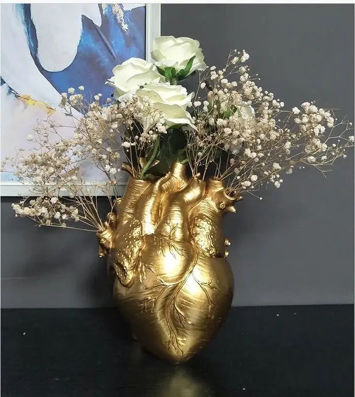Vase à fleurs en forme de cœur anatomique
