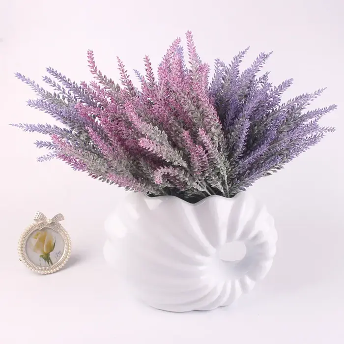 Fleur artificielle de lavande romantique