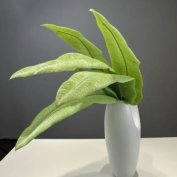 Plantes vertes artificielles en forme de paradis