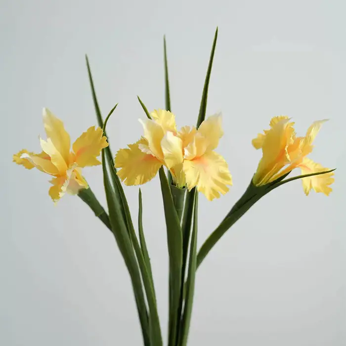 Arrangement de fleurs en tissu de fleurs d'iris artificielles