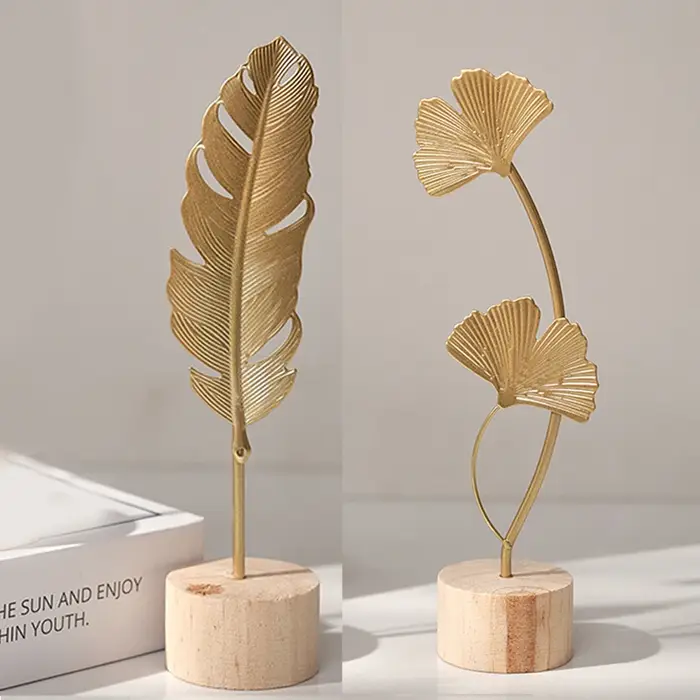 Sculpture de feuilles de Ginkgo dorées nordiques