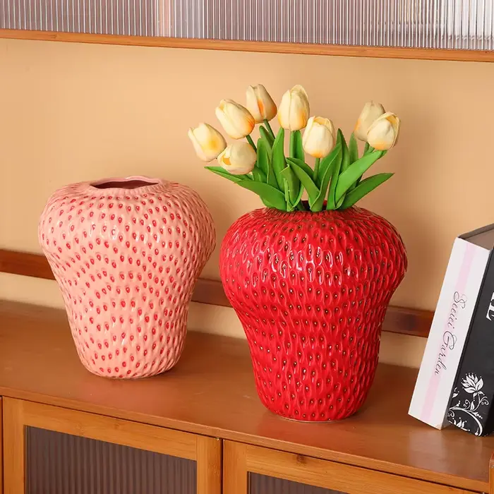 Vase à fraises en céramique