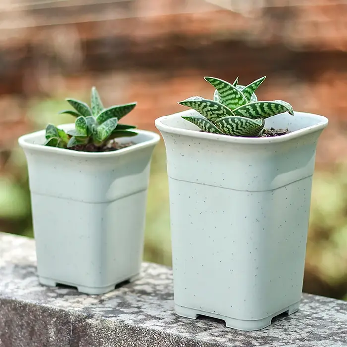 Pot de fleurs pour plantes carrées approfondies