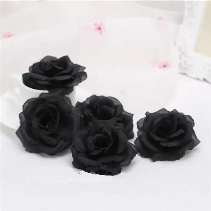 Têtes de roses artificielles noires en soie