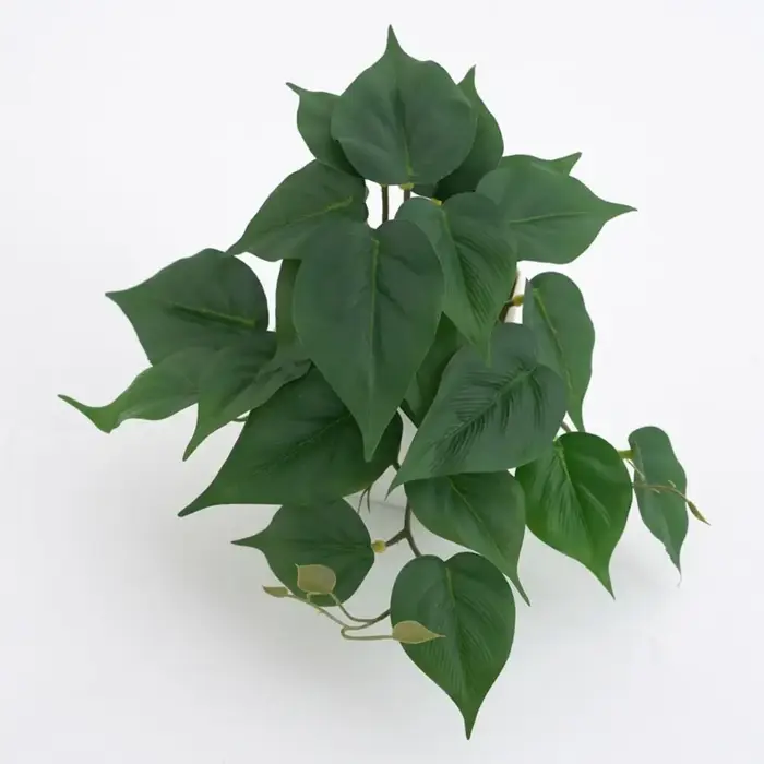 23 feuilles de plantes artificielles vertes