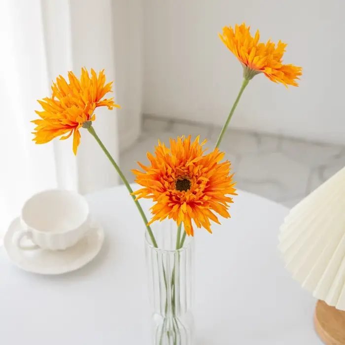 Vase de fleurs artificielles Gerbera brossées