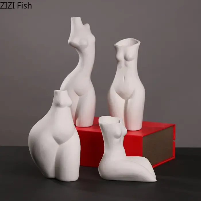 Vases en céramique de corps humain