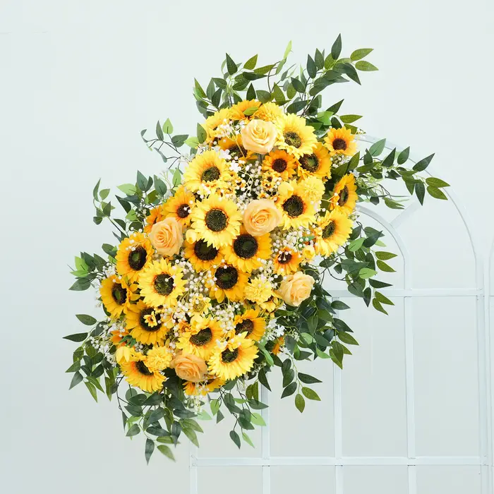 XUELY X9196 Composition florale artificielle de tournesols et verdure pour toile de fond de mariage
