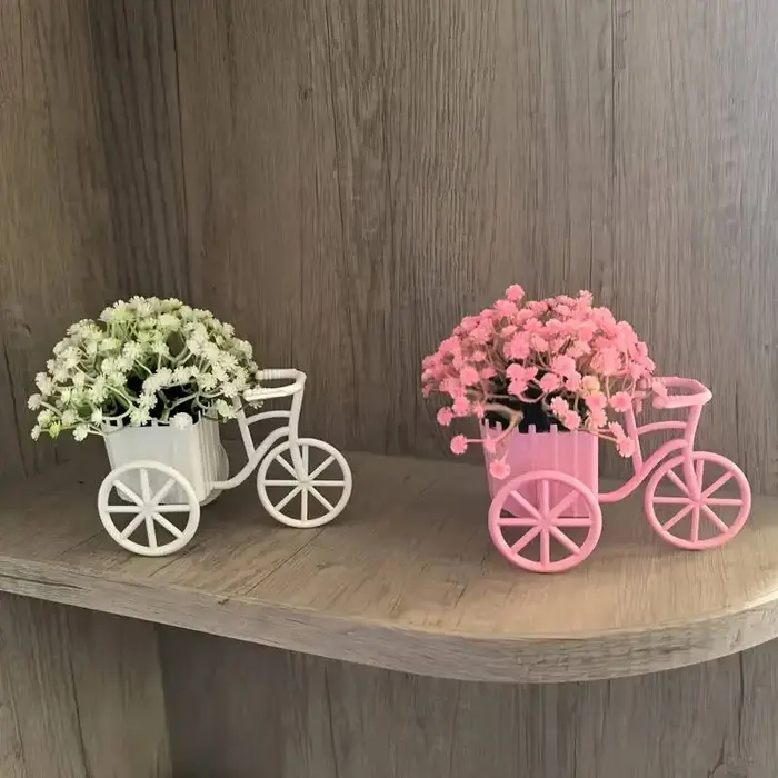 Panier de fleurs de vélo de style moderne de luxe léger avec de belles