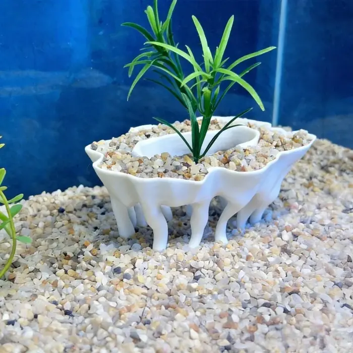 Plantes d'aquarium imprimées en 3D en forme de racines d'arbre, avec des pots de fleurs servant également de décorations d'aquarium