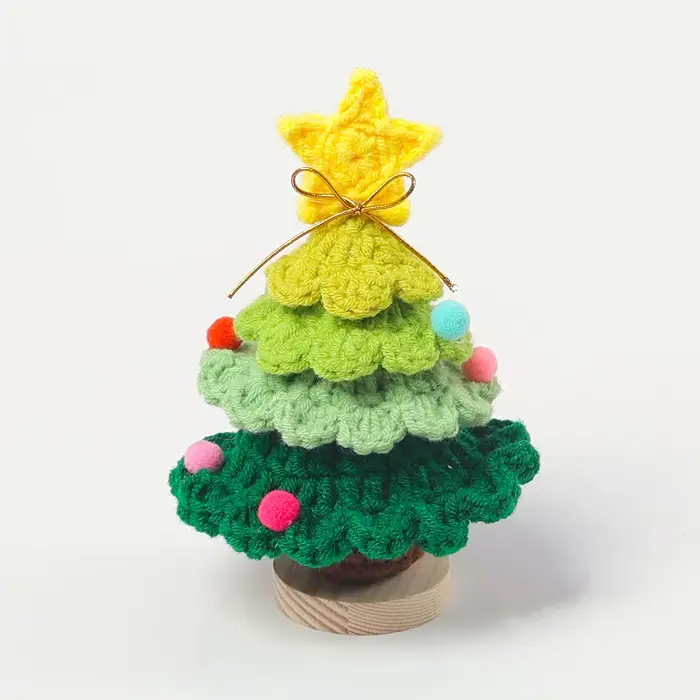 Arbre de noël tricoté créatif en pot