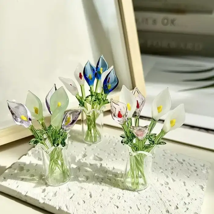 Callalily en verre artisanal avec tige