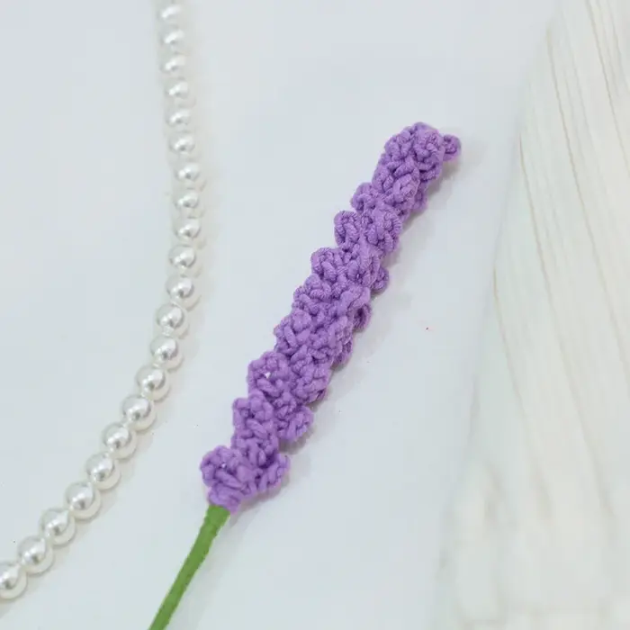 Fleurs de laine tissées à la la lavande